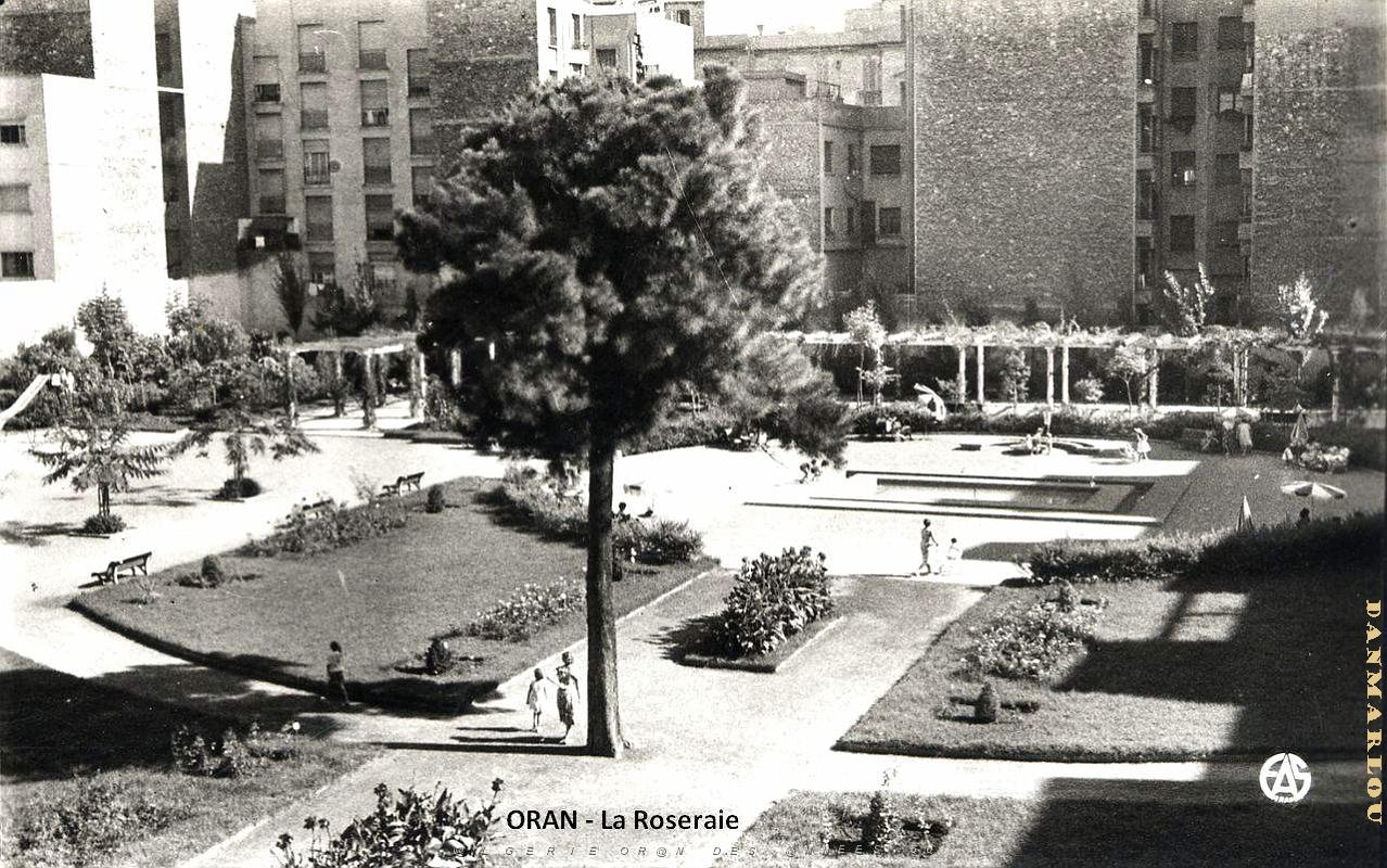 FM j- 03- Square la roseraie.jpg